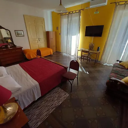 Donna Elvira Apartment *